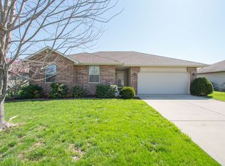 5352 S Honeysuckle Ln, Battlefield, MO 65619