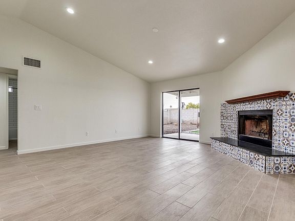 3rd image of 1525 W Peralta Ave