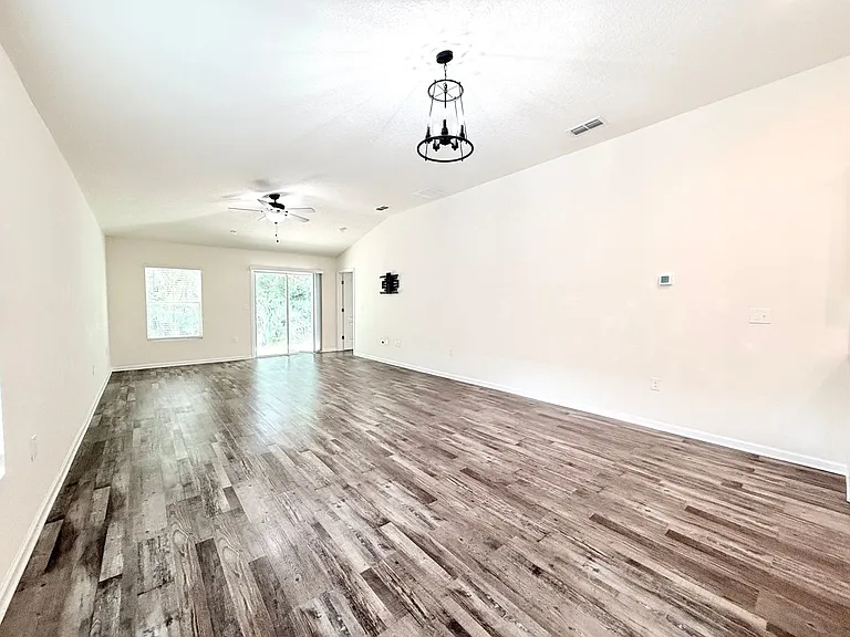 7838 Meadow Walk Ln — Photo 10