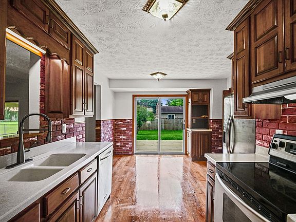 2nd image of 1101 Homewood Dr