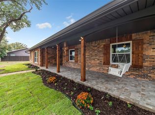 3915 Crown Shore Dr, Dallas, TX 75244