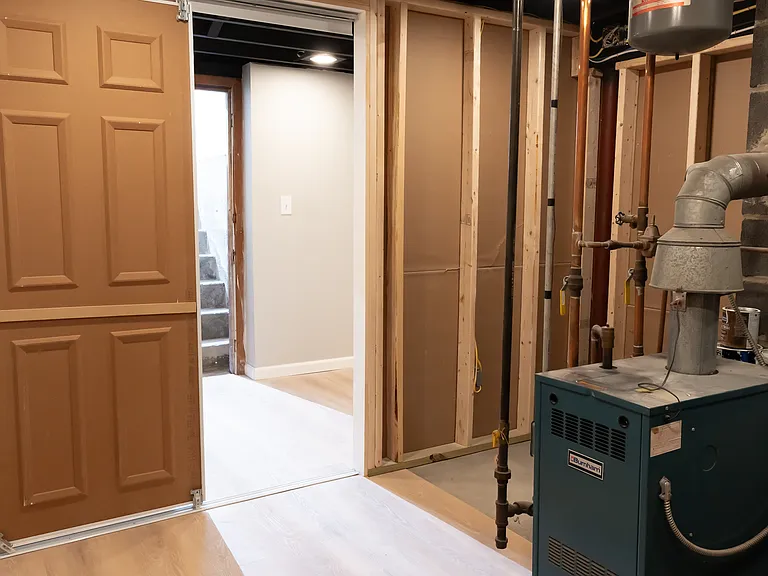 144 Texas Ave — Photo 36