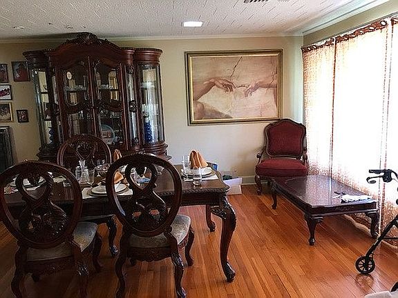 4th image of 1856 W Main St