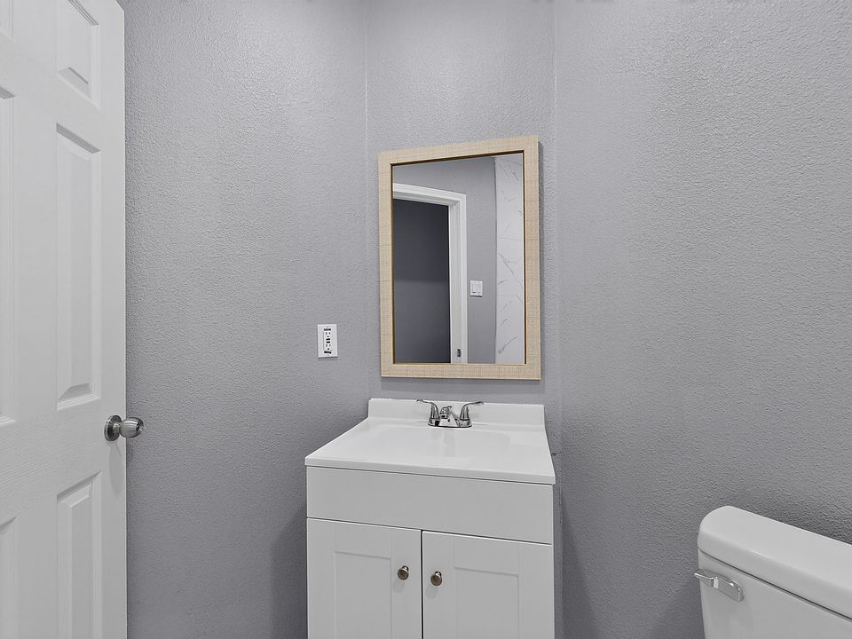1st image of 200 Opal St
