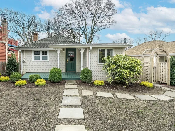 121 15th Avenue, Sea Cliff, NY 11579