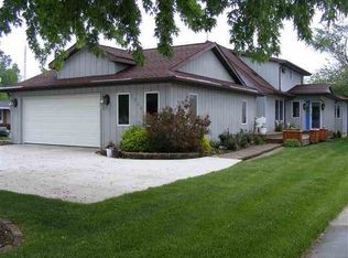 1238 Quiet Harbor Dr, Fremont, IN 46737