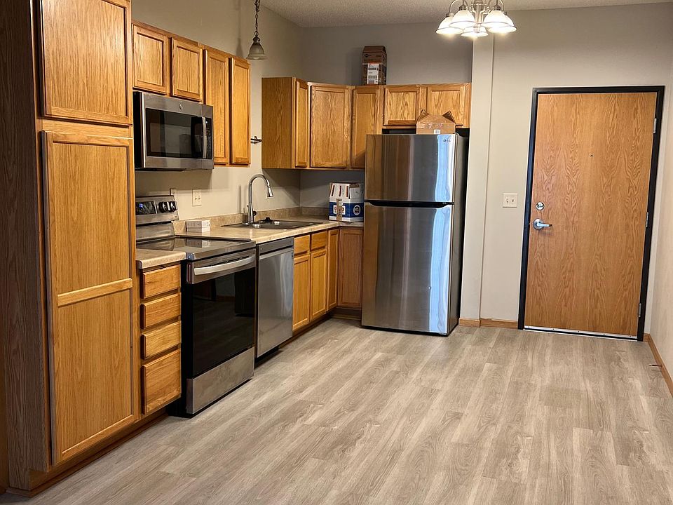 1st image of 1590 Parkwood Dr #1