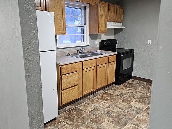 5th image of 243 Linden Ave #1