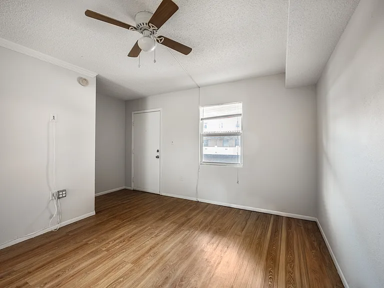 914 SW 8th Ave #11 — Photo 15