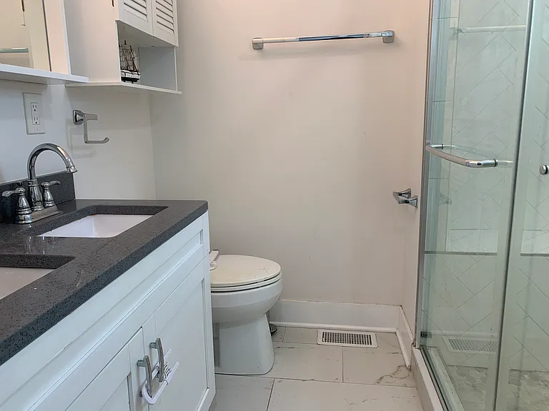 716 Kenyon St NW — Photo 18