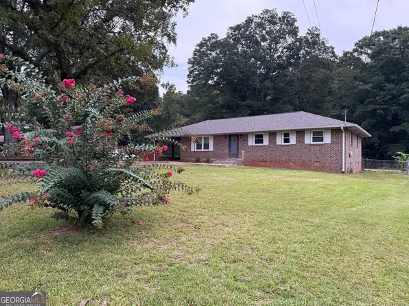 106 Forestwood Dr, Griffin, GA 30223