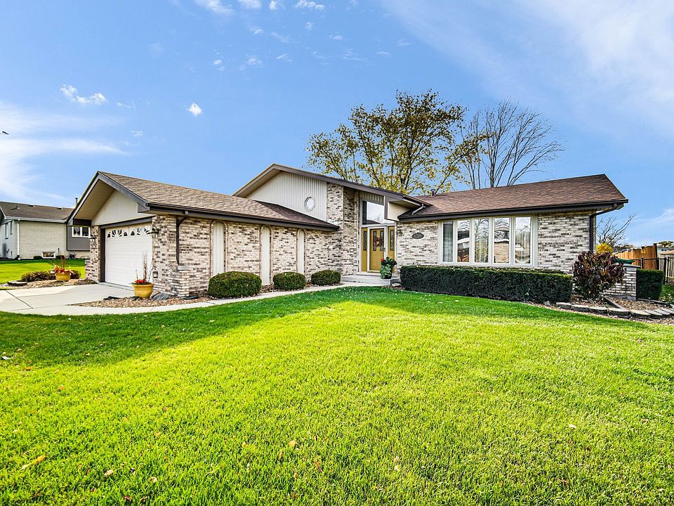 1st image of 15326 Trailside Dr