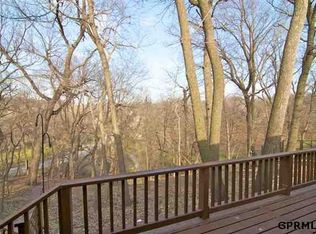 513 Ridgewood Dr, Bellevue, NE 68005