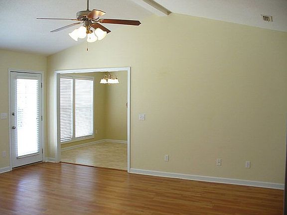 5th image of 109 Arapahoe Ln