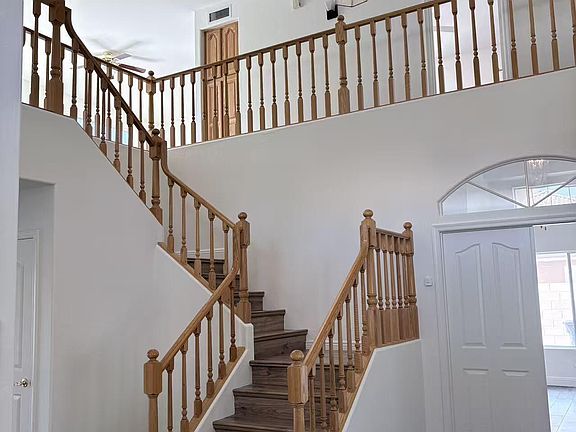 5th image of 402 N RITA Lane