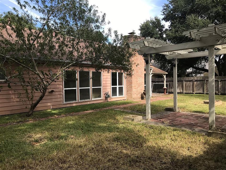 1st image of 15603 Creekhaven Dr