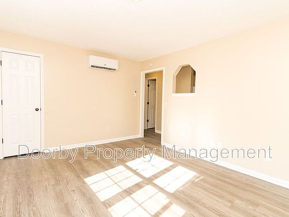 2nd image of 2425 Ashmore Ave Unit 4