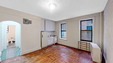 Sold by Thomas Lipovetsky, LREB