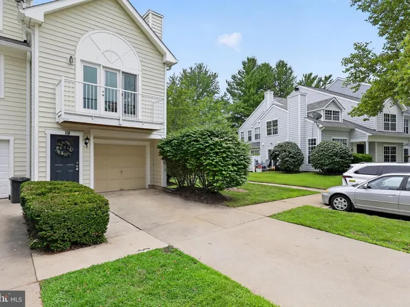 19 Bronco Ct, Germantown, MD 20874