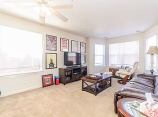 665 W Division St, Chicago, IL 60610