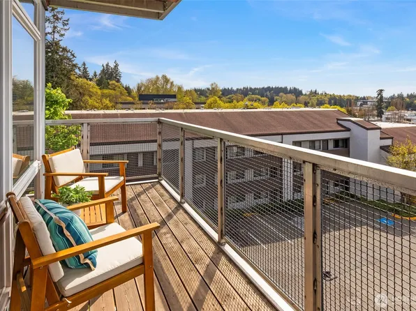 11415 Slater Avenue NE #206, Kirkland, WA 98033
