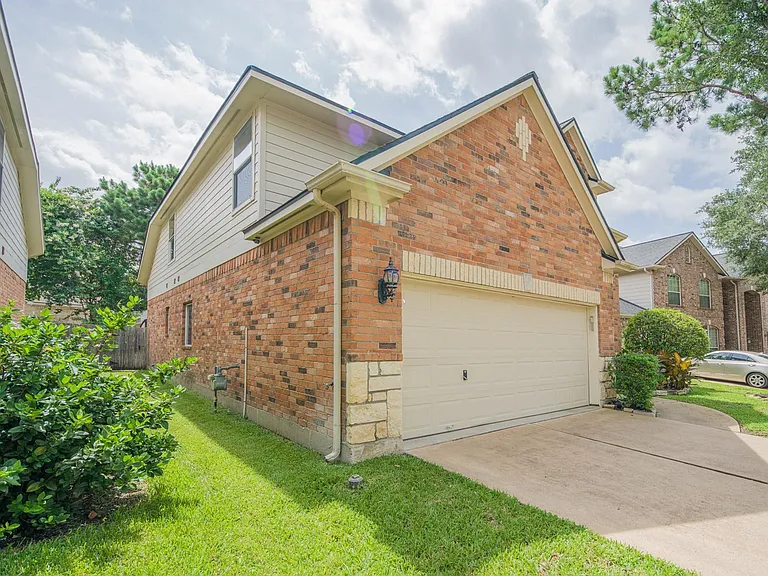 6023 Conroy Pointe Ln — Photo 3