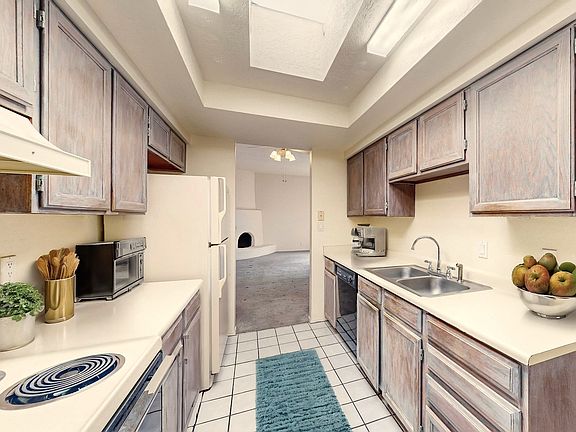 4th image of 2838 Paseo De Los Pueblos APT 18