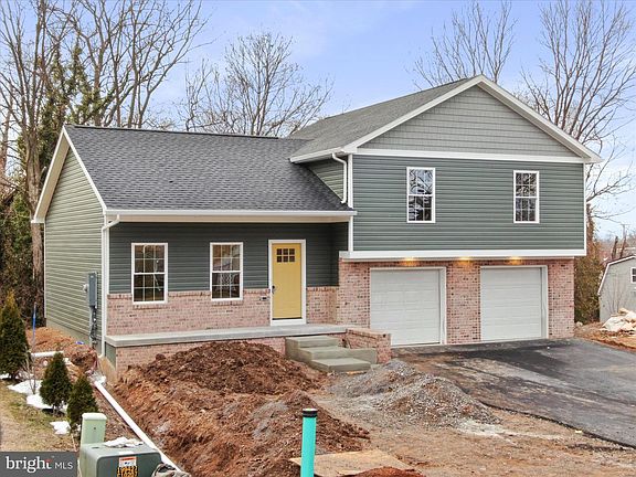 3rd image of 10904 Decker Ave