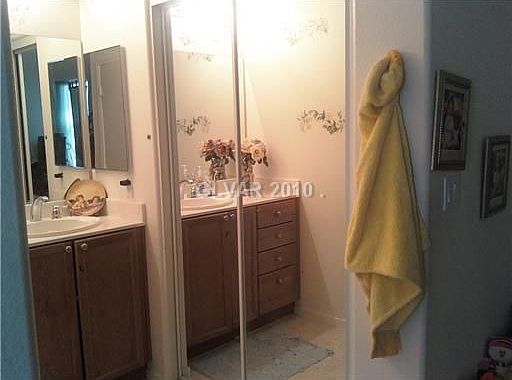 5th image of 5432 Greenley Gardens St