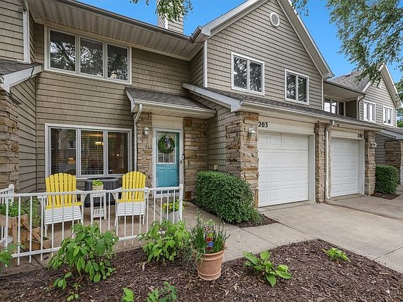 2nd image of 811 Burr Oaks Dr Unit 203