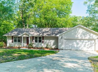 1077 E Shore Dr, Lancaster, SC 29720