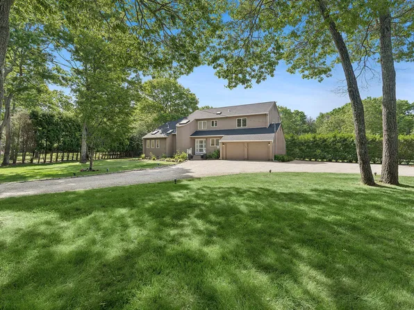 133 Old Country Rd, East Quogue, NY 11942