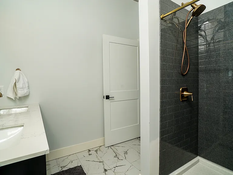 217 N Locust St #6A — Photo 19