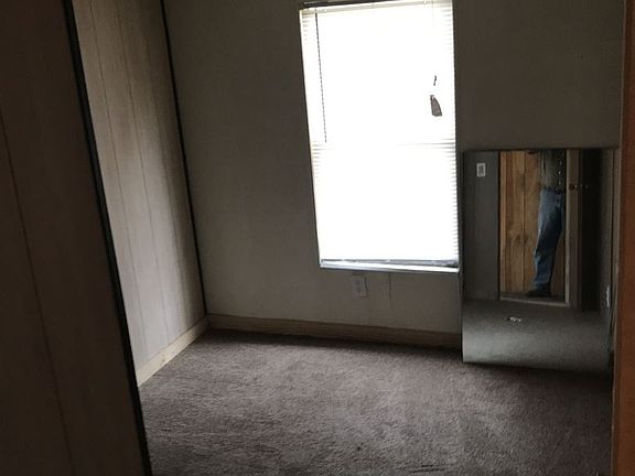 5th image of 8631 Eaton Ave