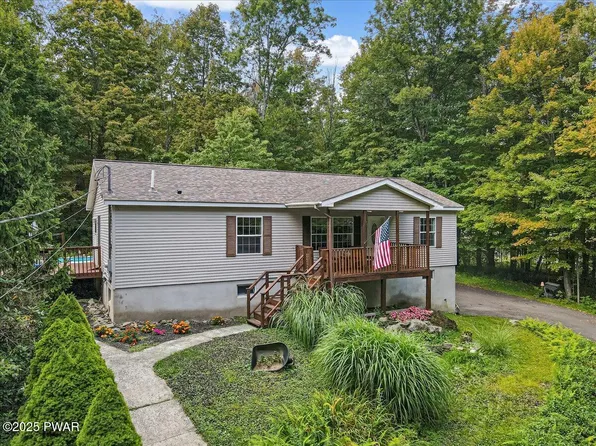 76 Bortree Rd, Moscow, PA 18444