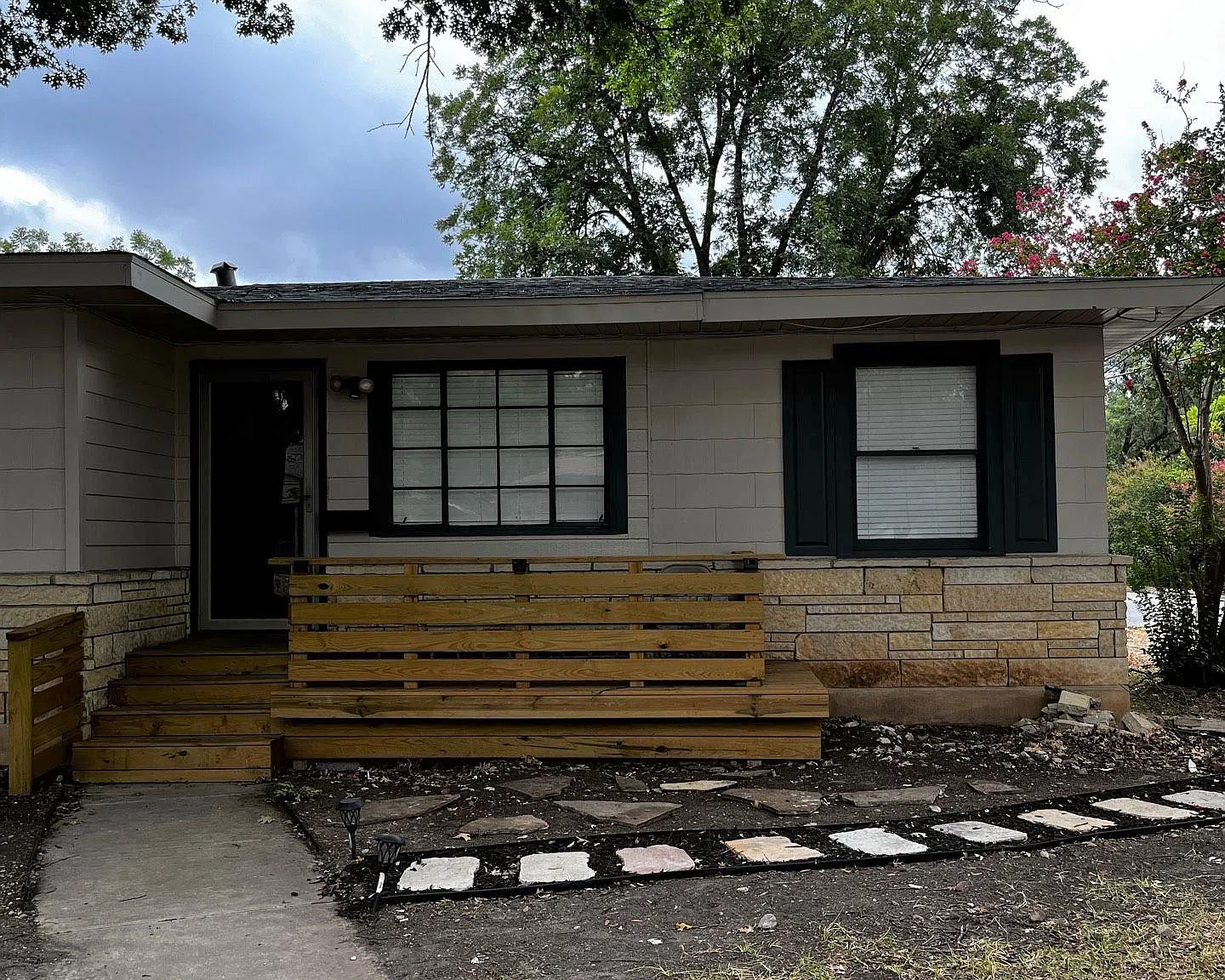 3 bed, 1746 sqft, $1,600 — Photo 2