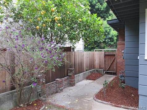 2nd image of 1432 N Beverly Glen Blvd