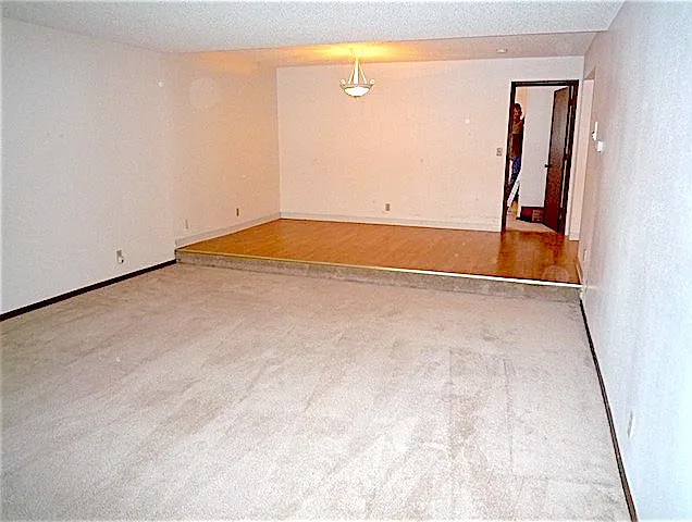 587 E Dowling Rd #42 — Photo 7