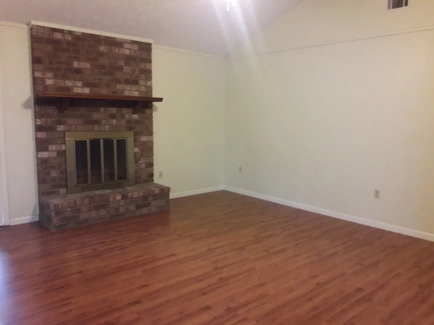 512 Stuart Court — Photo 4