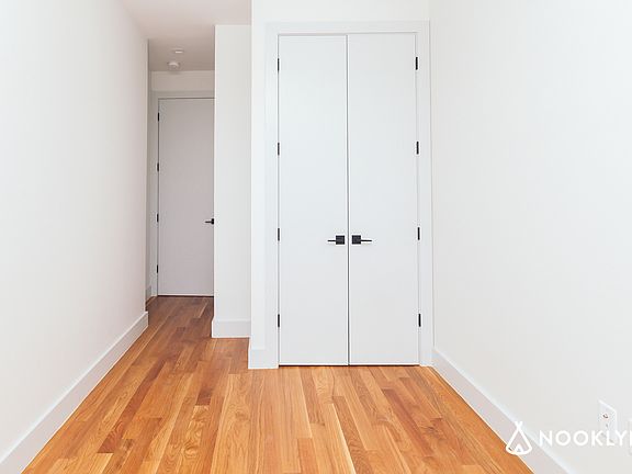 4th image of 241 Scholes St Floor 2
