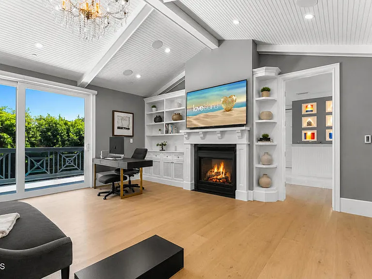 10331 Valley Spring Ln — Photo 22