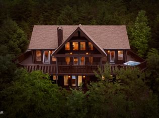 3935 Ravens Den Way, Sevierville, TN 37862