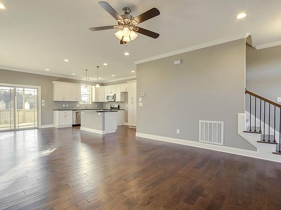 5th image of 540 Greystoke Ln