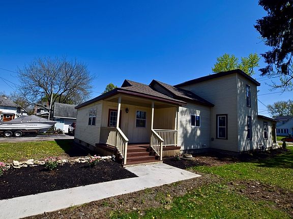 3rd image of 628 Mount Vernon Ave