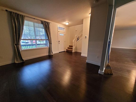 4th image of 5616 NE 51st Ct
