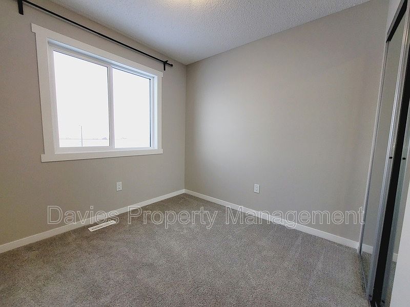 Edmonton Townhouse for rent - 3 Bedrooms — photo 11