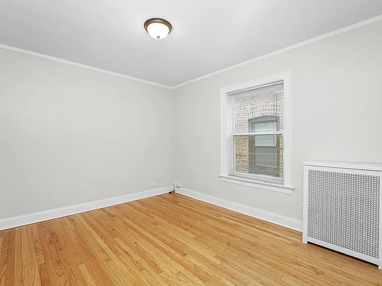 4843 Lee St #3 — Photo 17