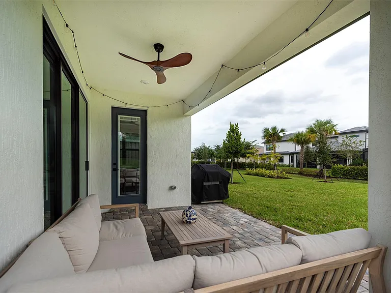 4412 Silverwood Ln S — Photo 12