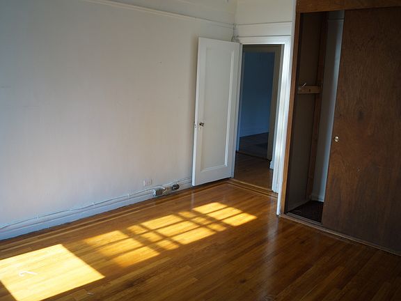 3rd image of 310 W 72nd St #15H