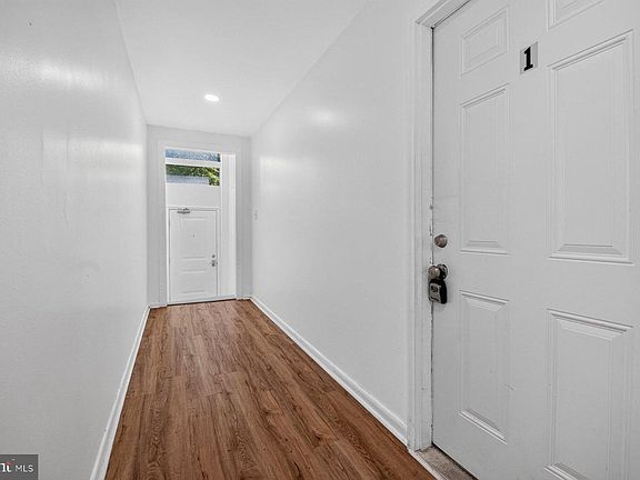 4th image of 1712 McCulloh St